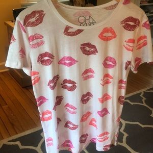 Bright lips t shirt